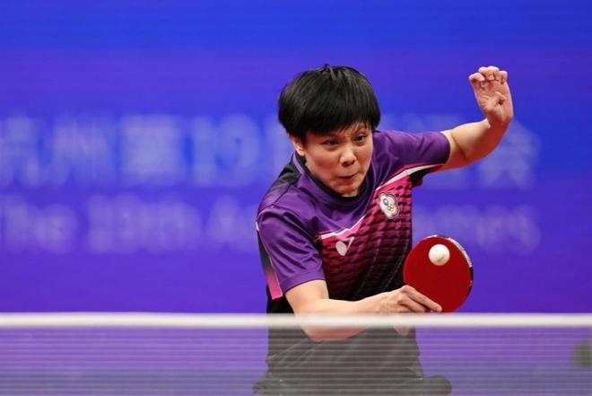 他们通过坚 他们通过坚