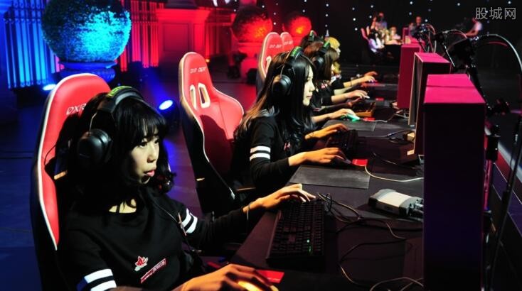 球队可在右 球队可在右